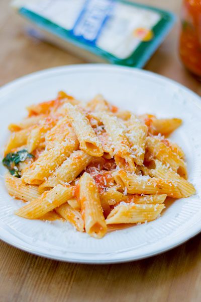 Basic-tomato-sauce-for-pasta-recipe-plated