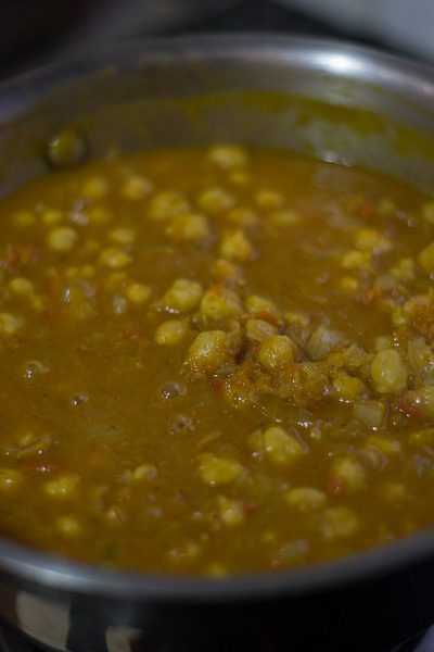 Easy-Chana-Masala-Recipe- Hearty-Indian-Chickpea-curry