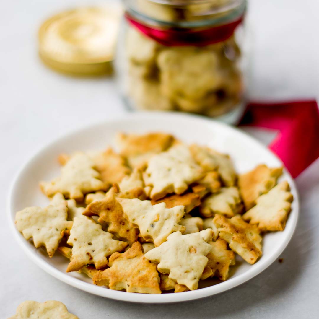 black-pepper-biscuits-with-garlic-recipe-1-3