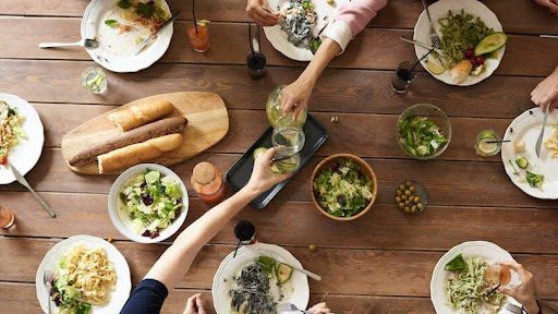Finding Healthy Options: How to Dine Mindfully at the Casino