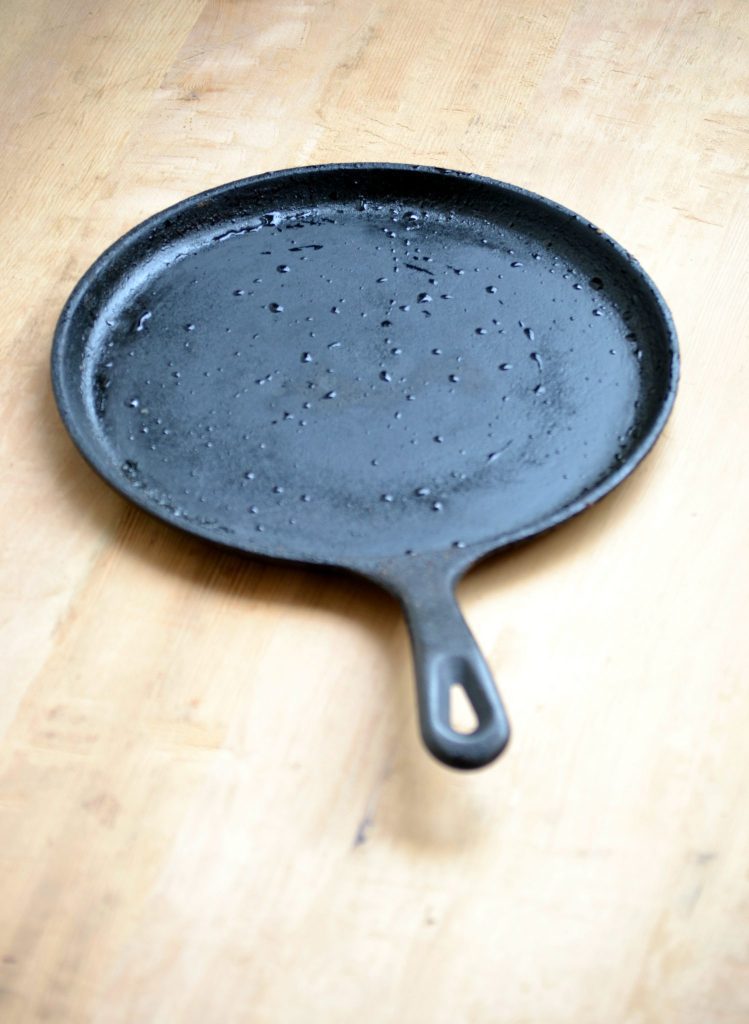 cast iron dosa pan |kannammacooks.com #castiron #seasoning #dosa #nonstick #