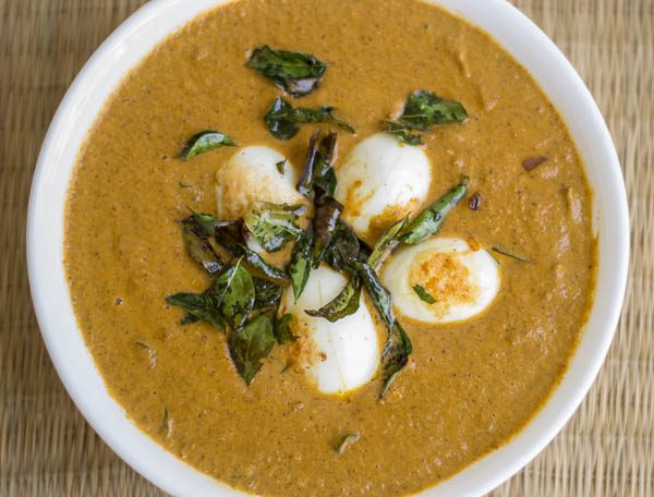 Muttai-kuruma-egg-curry-mutta-kuzhambu-south-indian-tamilnadu-style-recipe-dish |kannammacooks.com #muttai #egg # curry #kongunad #coimbatore #south-indian #pepper-masala